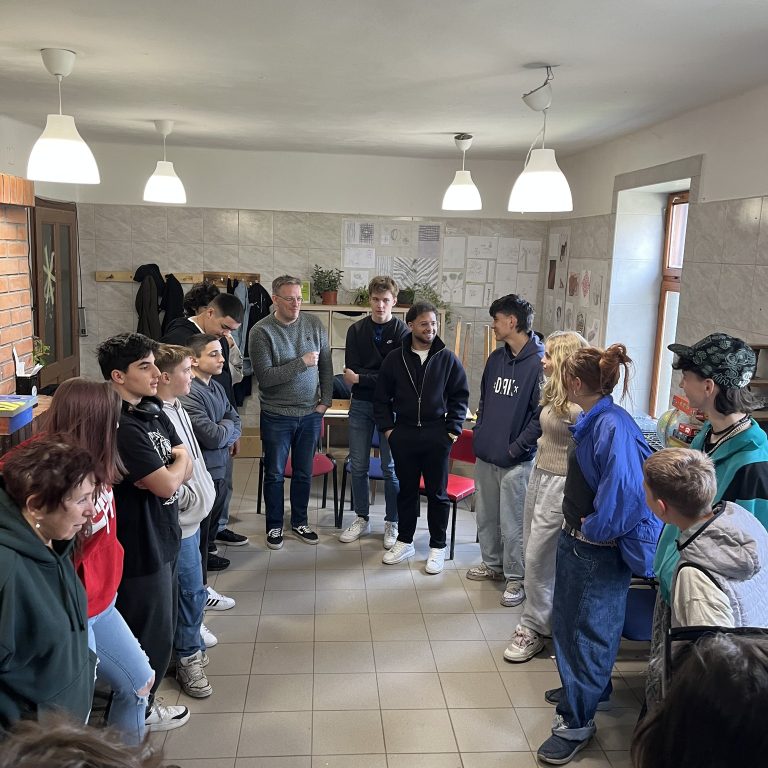 657702575_1261308366136446_1782068634563216743_n